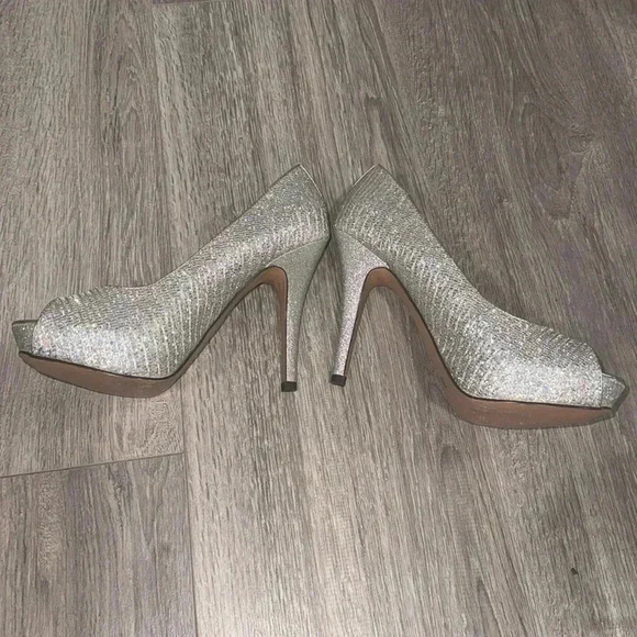 🔴Worthington heels - Picture 3 of 7